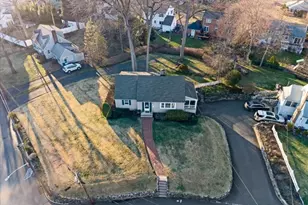 241 Evergreen Ct, Mountainside, NJ 07092 - Photo 25