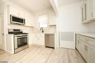 804 Fairview Ln, Fort Lee, NJ 07024 - Photo 11