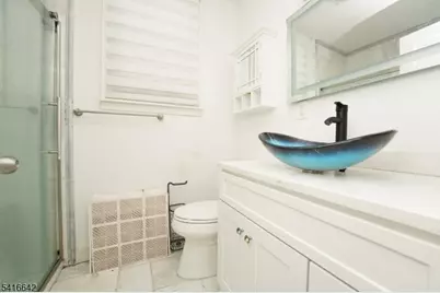 804 Fairview Ln #2, Fort Lee, NJ 07024 - Photo 5