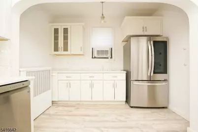 804 Fairview Ln #2, Fort Lee, NJ 07024 - Photo 9