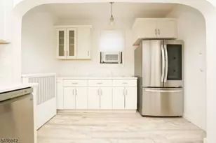 804 Fairview Ln, Fort Lee, NJ 07024 - Photo 9