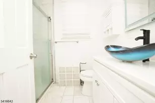 804 Fairview Ln, Fort Lee, NJ 07024 - Photo 13