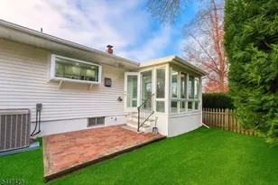 62 Weston Ave 2 Duchamp, Chatham, NJ 07928 - Photo 3