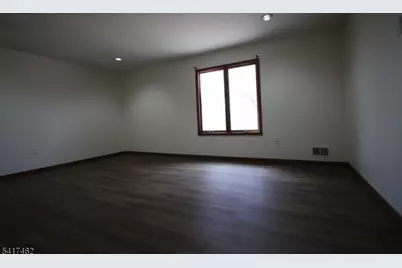 306 Pleasant Valley Rd, Marlboro Township, NJ 07751 - Photo 19