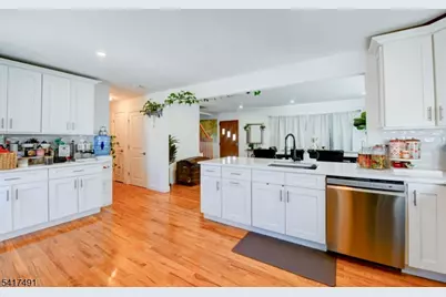 539 Monmouth Ave, Linden, NJ 07036 - Photo 5