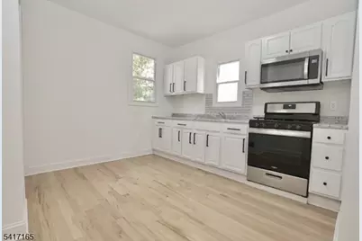 43 Bragaw Ave #2, Newark, NJ 07112 - Photo 1