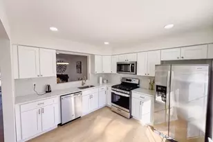 386 Inwood Ct, Franklin Township, NJ 08873 - Photo 3