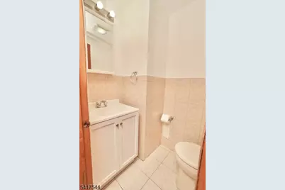 9 Davey St 2nd Floor, Bloomfield, NJ 07003 - Photo 7