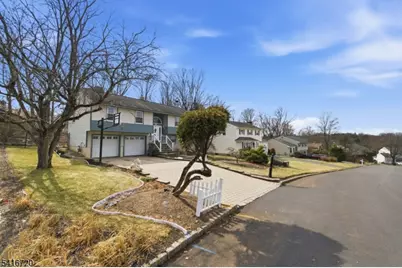 4 Shelley Ct, Sparta Township, NJ 07871 - Photo 3