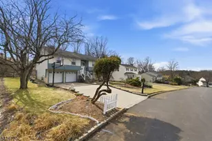 4 Shelley Ct, Sparta Township, NJ 07871 - Photo 3