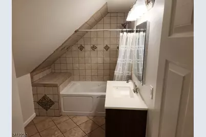 52 Vetrone Dr, Woodland Park, NJ 07424 - Photo 9