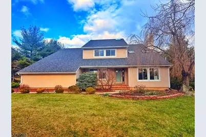 592 Cabot Hill Rd, Bridgewater, NJ 08807 - Photo 3