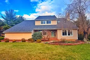 592 Cabot Hill Rd, Bridgewater, NJ 08807 - Photo 3