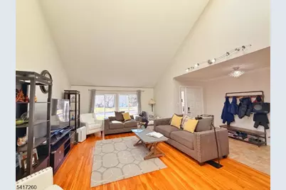 592 Cabot Hill Rd, Bridgewater, NJ 08807 - Photo 5