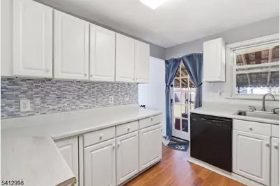 21 Moore Pl #1, Belleville, NJ 07109 - Photo 9