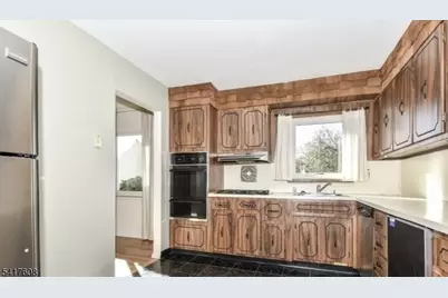 2462 Woodside Rd, Union Township, NJ 07083 - Photo 3