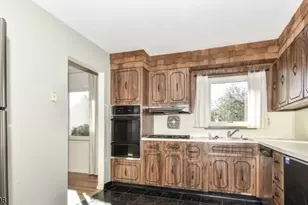 2462 Woodside Rd, Union Township, NJ 07083 - Photo 3