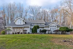 14 Lookout Dr, Roxbury Township, NJ 07852 - Photo 1