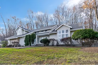 14 Lookout Dr, Roxbury Township, NJ 07852 - Photo 5