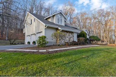 14 Lookout Dr, Roxbury Township, NJ 07852 - Photo 3