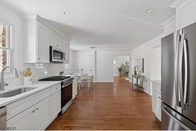 2210 Stecher Ave, Union Township, NJ 07083 - Photo 9