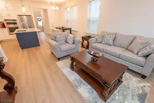 18 Flower Horn Blvd, Randolph Township, NJ 07869 - Photo 5