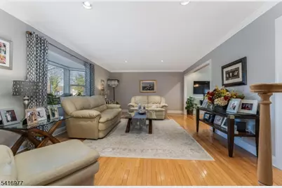 136 Powderhorn Dr, Lopatcong Township, NJ 08865 - Photo 9