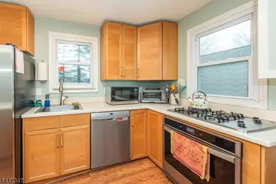 42 Roosevelt Ave, Parsippany, NJ 07034 - Photo 9