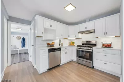 1 Crestwood Ln, Clark Township, NJ 07066 - Photo 11