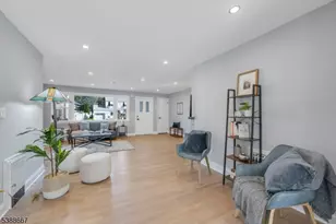 1 Crestwood Ln, Clark Township, NJ 07066 - Photo 9