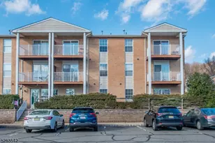 210 Vista Dr, Hanover Township, NJ 07927 - Photo 1