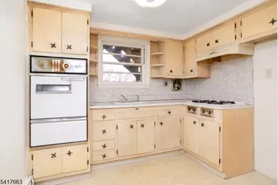 25 Devonshire Ter, West Orange Township, NJ 07052 - Photo 25