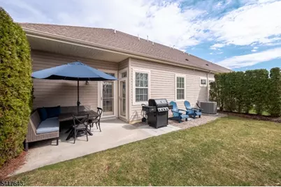 605 Edward St, Lopatcong Township, NJ 08865 - Photo 19