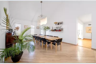 17 Brentwood Dr, North Caldwell, NJ 07006 - Photo 9