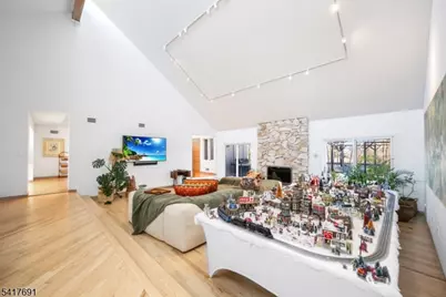 17 Brentwood Dr, North Caldwell, NJ 07006 - Photo 5