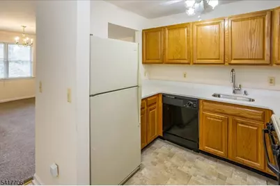 93 Park Edge, Berkeley Heights Township, NJ 07922 - Photo 7