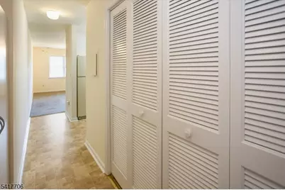 93 Park Edge, Berkeley Heights Township, NJ 07922 - Photo 5