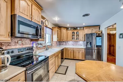 606 Knopf St, Linden, NJ 07036 - Photo 5