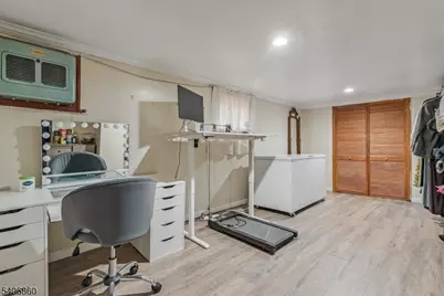 15 Belle Terre Rd, West Orange Township, NJ 07052 - Photo 17