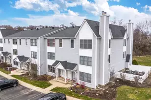 54 Burlington Ct, Hamburg, NJ 07419 - Photo 1