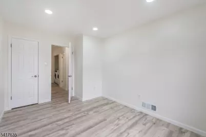 54 Burlington Ct, Hamburg, NJ 07419 - Photo 19