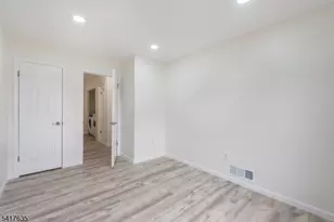 54 Burlington Ct, Hamburg, NJ 07419 - Photo 19