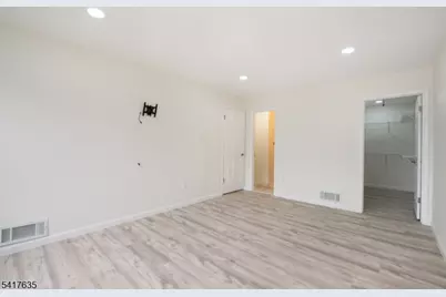 54 Burlington Ct, Hamburg, NJ 07419 - Photo 17