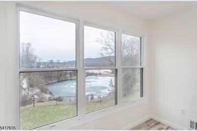 54 Burlington Ct, Hamburg, NJ 07419 - Photo 15