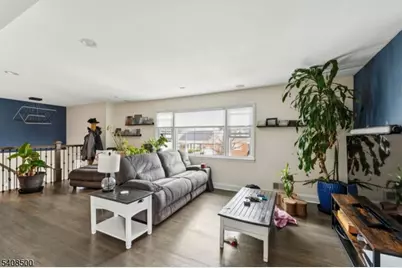 76 Elmwood Ter, Linden, NJ 07036 - Photo 7