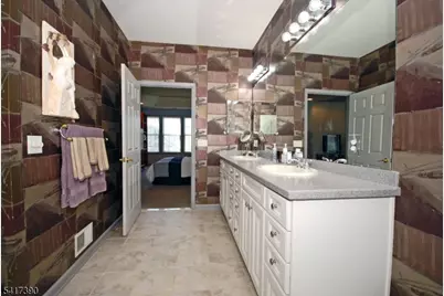 8 Quartz Way, Woodland Park, NJ 07424 - Photo 13