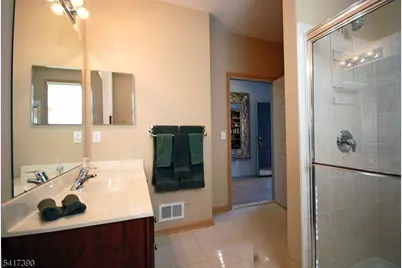 8 Quartz Way, Woodland Park, NJ 07424 - Photo 17