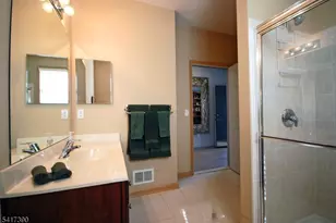 8 Quartz Way, Woodland Park, NJ 07424 - Photo 17