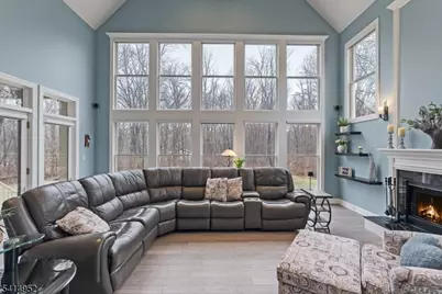 6 Mackenzie Ct, Sparta Township, NJ 07871 - Photo 5