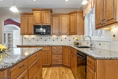 6 Mackenzie Ct, Sparta Township, NJ 07871 - Photo 11